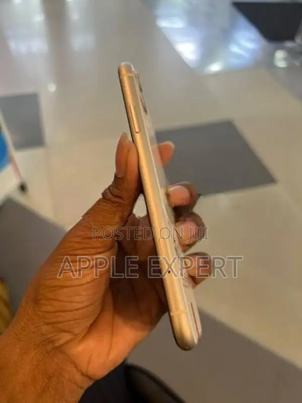 Apple iPhone 11 (Used)