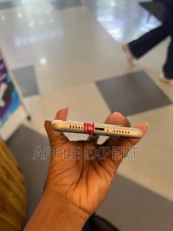 Apple iPhone 11 (Used)