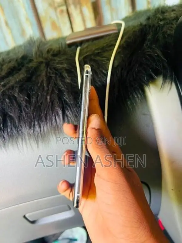 Apple iPhone X (Used)