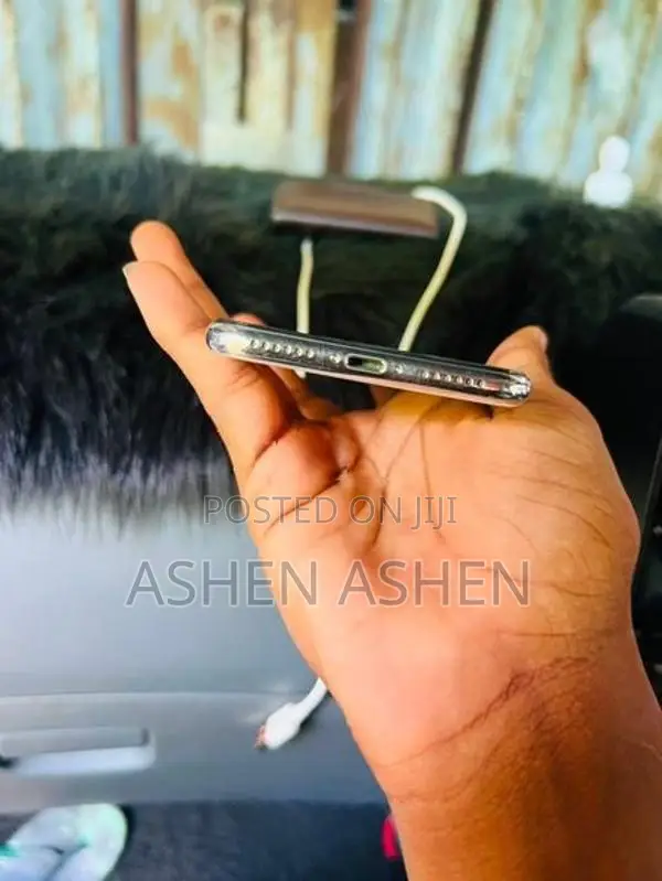 Apple iPhone X (Used)