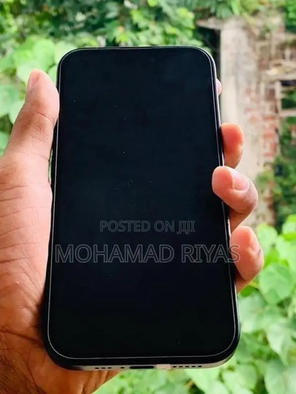 Apple iPhone 16 (Used)