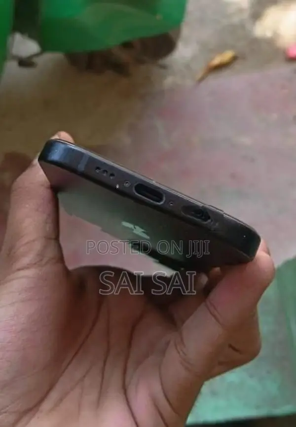Apple iPhone 15 (Used)