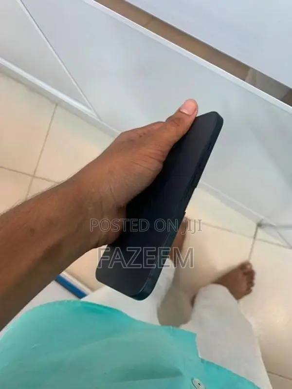 Apple iPhone 15 (Used)