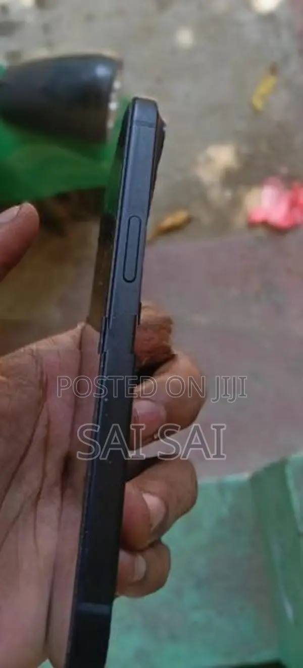 Apple iPhone 15 (Used)
