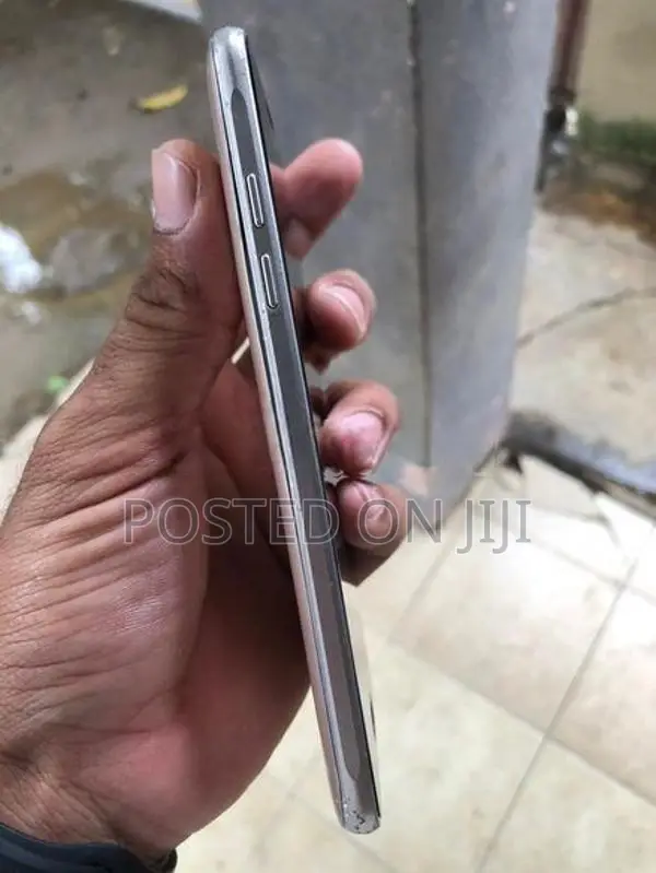 Samsung Galaxy J5 (Used)
