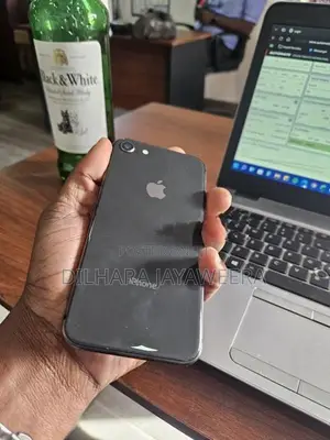 Apple iPhone 8 64GB (Used)