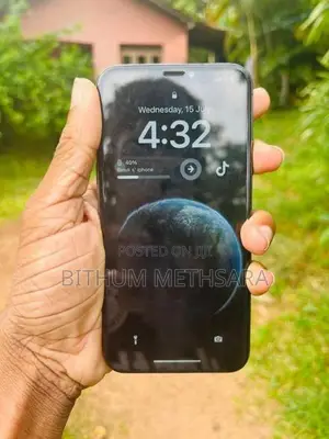 Apple iPhone X (Used)