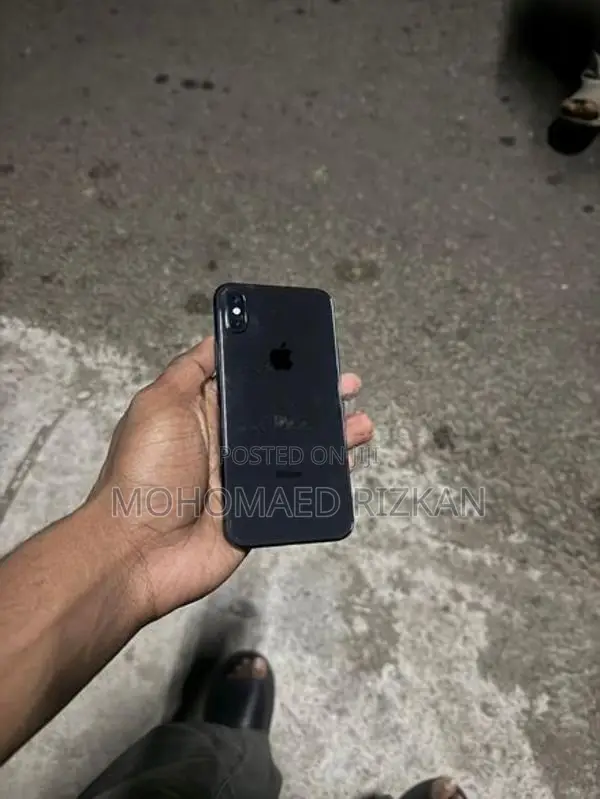 Apple iPhone X (Used)