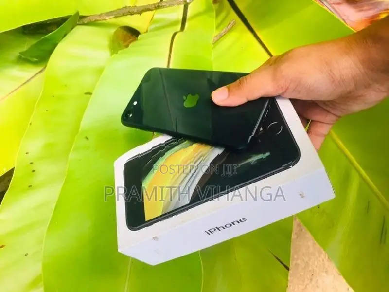 Apple iPhone SE 2 (Used)