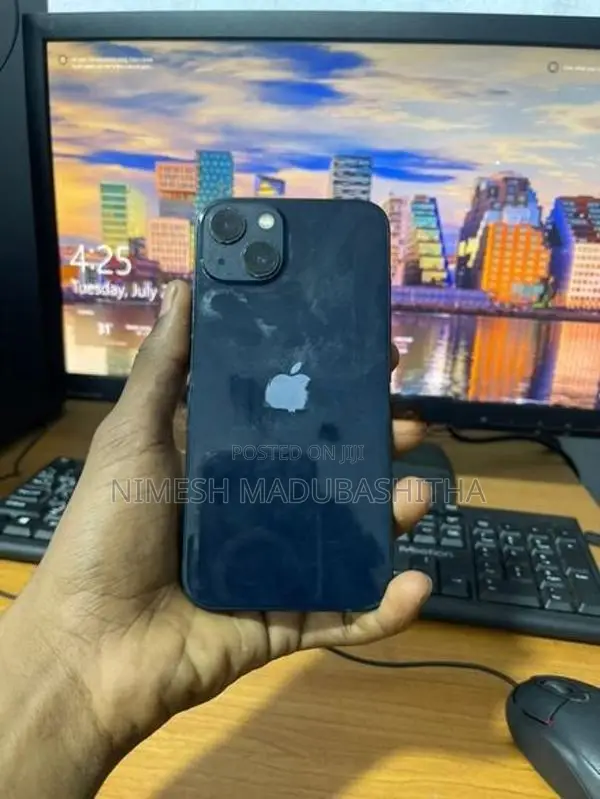 Apple iPhone 13 (Used)