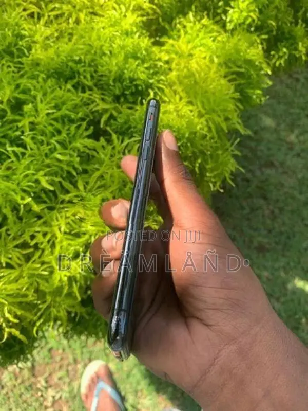 Apple iPhone XS (Used)