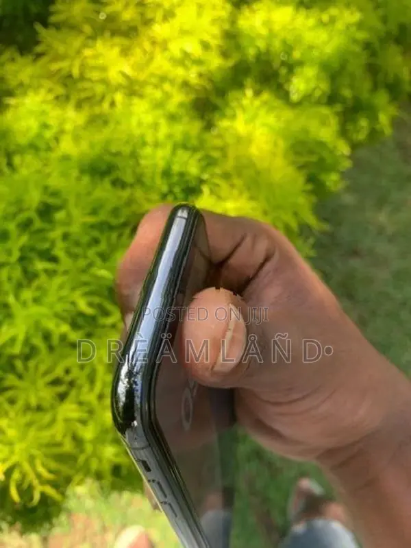 Apple iPhone XS (Used)