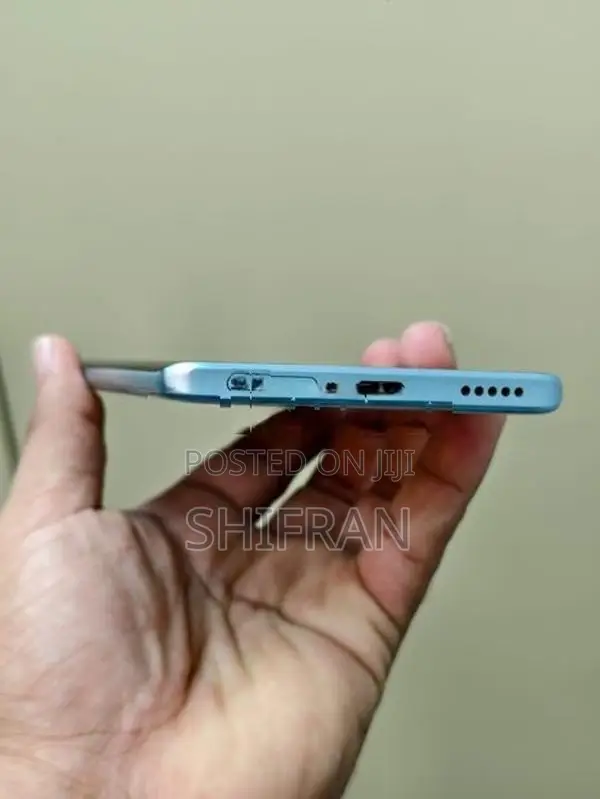 Vivo V40 128GB (Used)