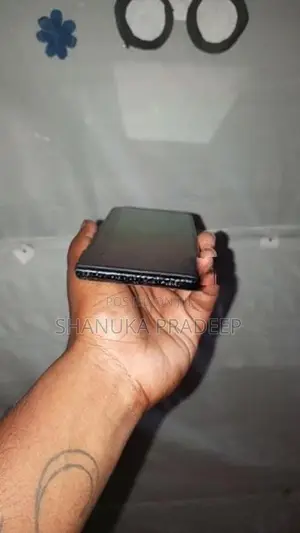 Samsung Galaxy S20FE Black (Used)