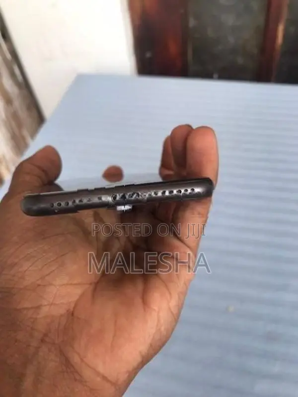 Apple iPhone 8 (Used)