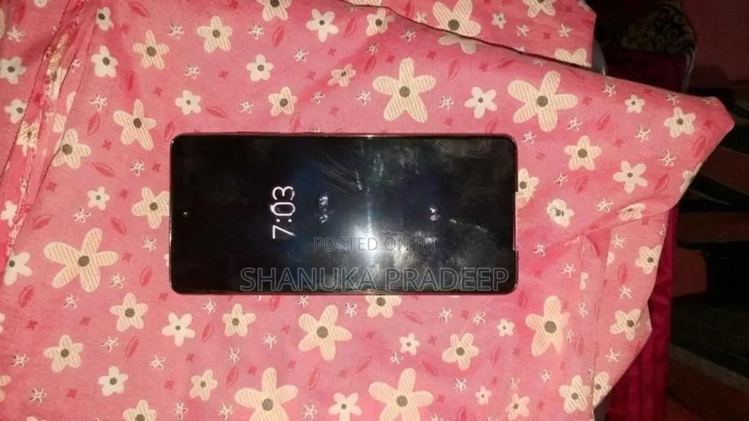 Samsung Galaxy S20FE Black (Used)