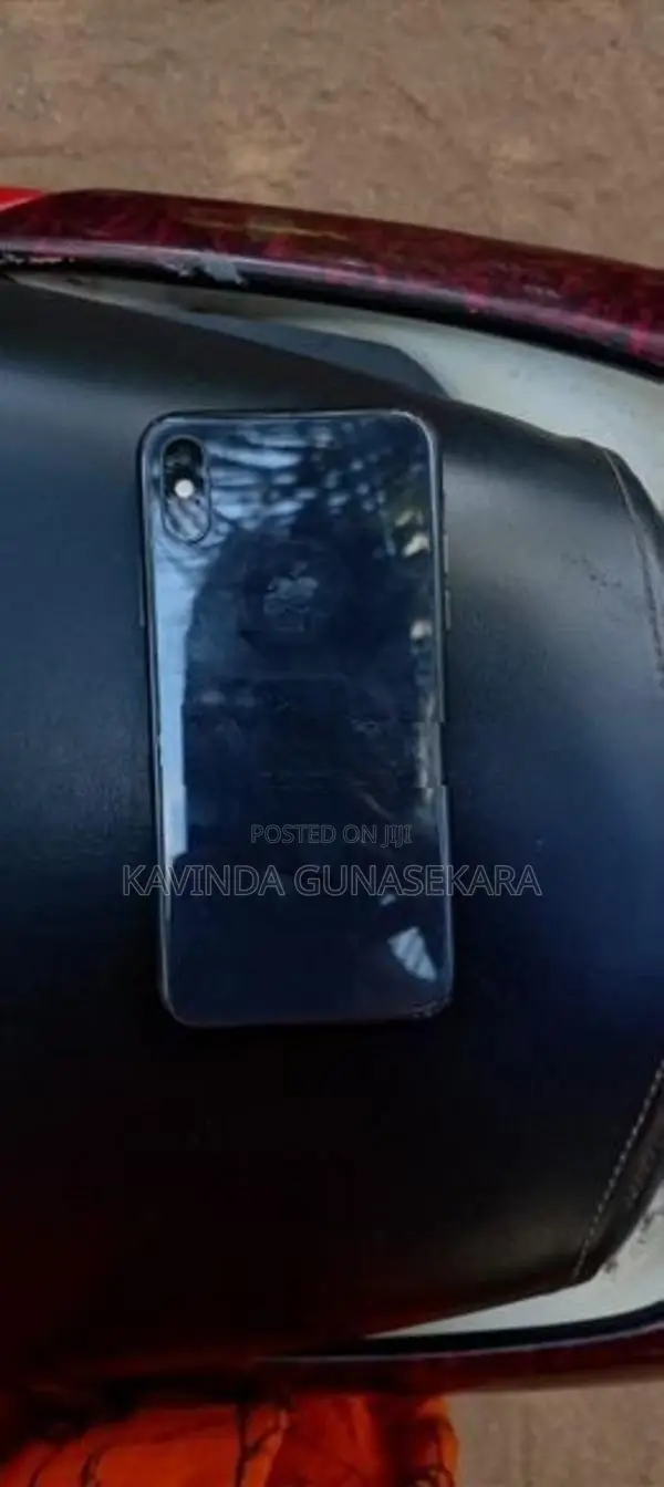 Apple iPhone XS (Used)