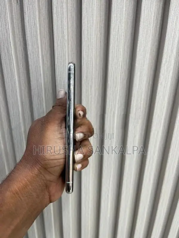 Apple iPhone 11 Pro 256GB (Used)