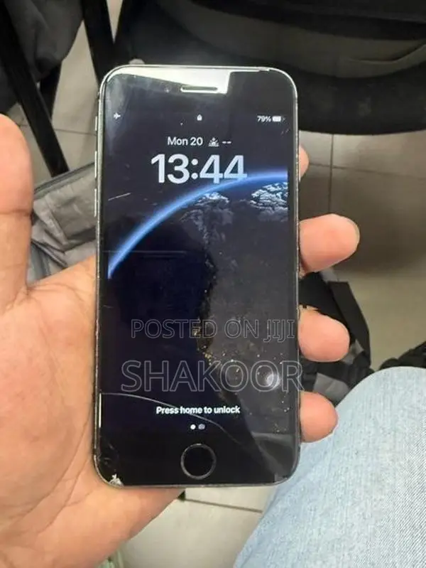 Apple iPhone 8 (Used)