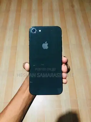 Apple iPhone 8 (Used)