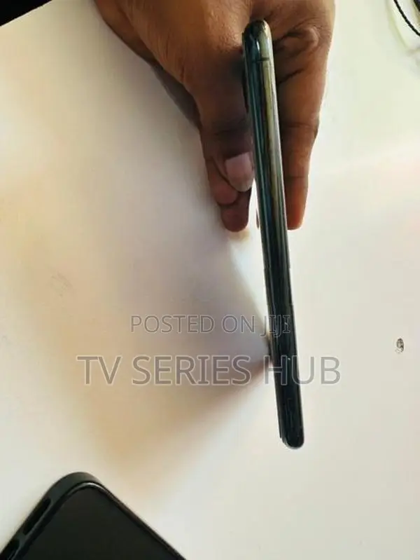 Apple iPhone 11 Pro Max midnight green (Used)
