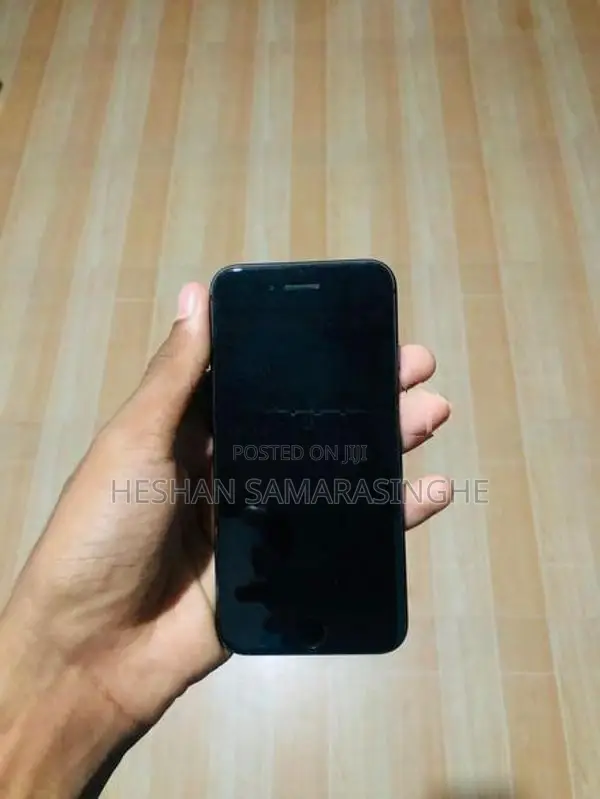 Apple iPhone 8 (Used)