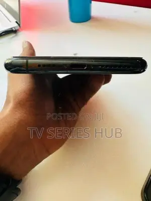 Apple iPhone 11 Pro Max midnight green (Used)