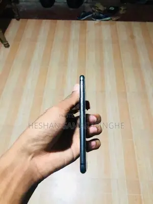 Apple iPhone 8 (Used)