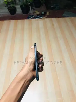 Apple iPhone 8 (Used)
