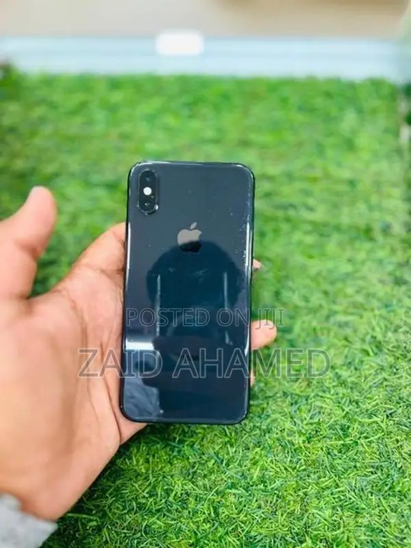 Apple iPhone XS (Used)