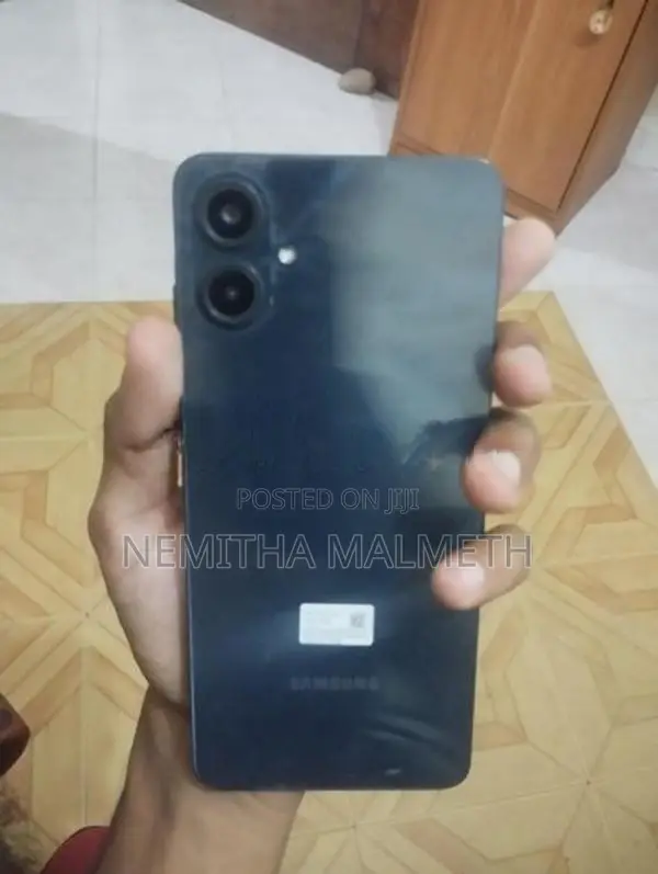 Samsung Galaxy A06 (Used)