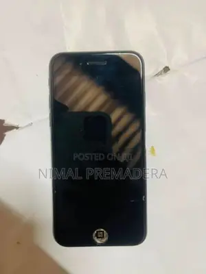 Apple iPhone SE 2 (Used)