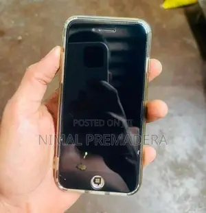 Apple iPhone SE 2 (Used)
