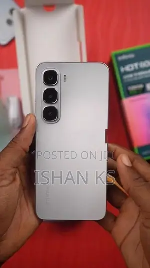 Infinix Hot 60i silver 256gb (Used)