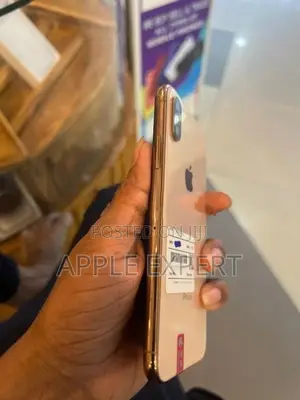 Apple iPhone XS (Used)