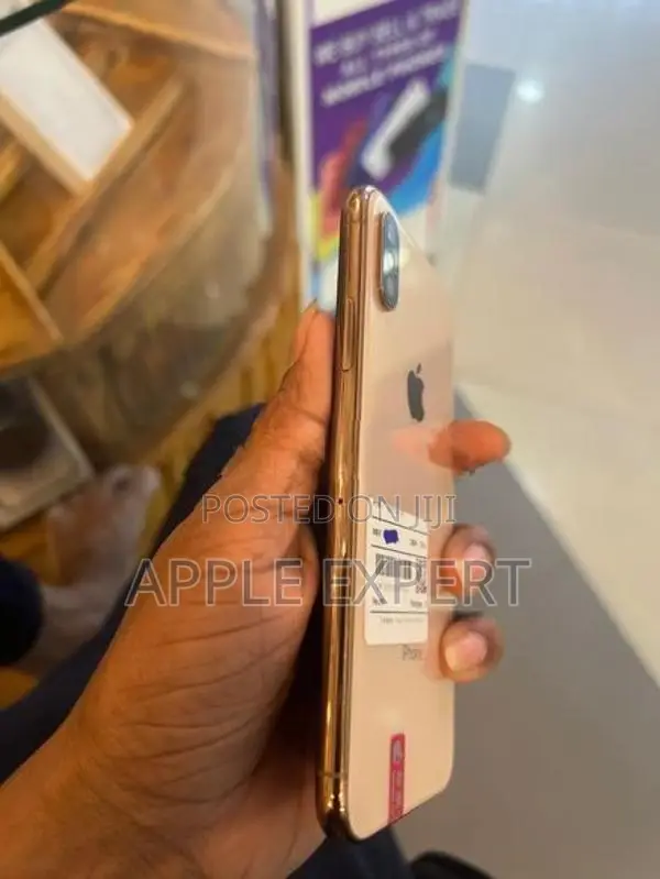 Apple iPhone XS (Used)