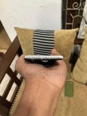 Apple iPhone SE 2 128GB (Used)