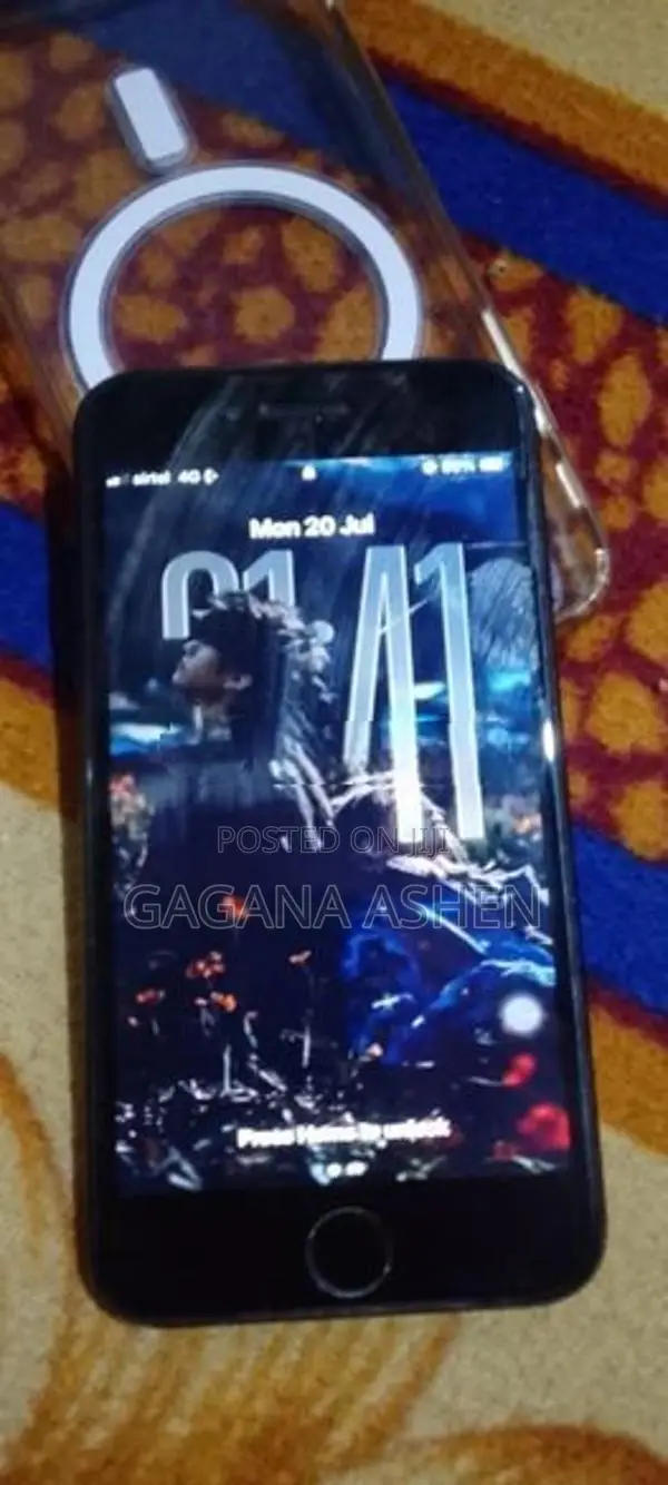 Apple iPhone SE 2 (Used)