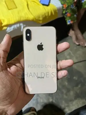 Apple iPhone XS (Used)