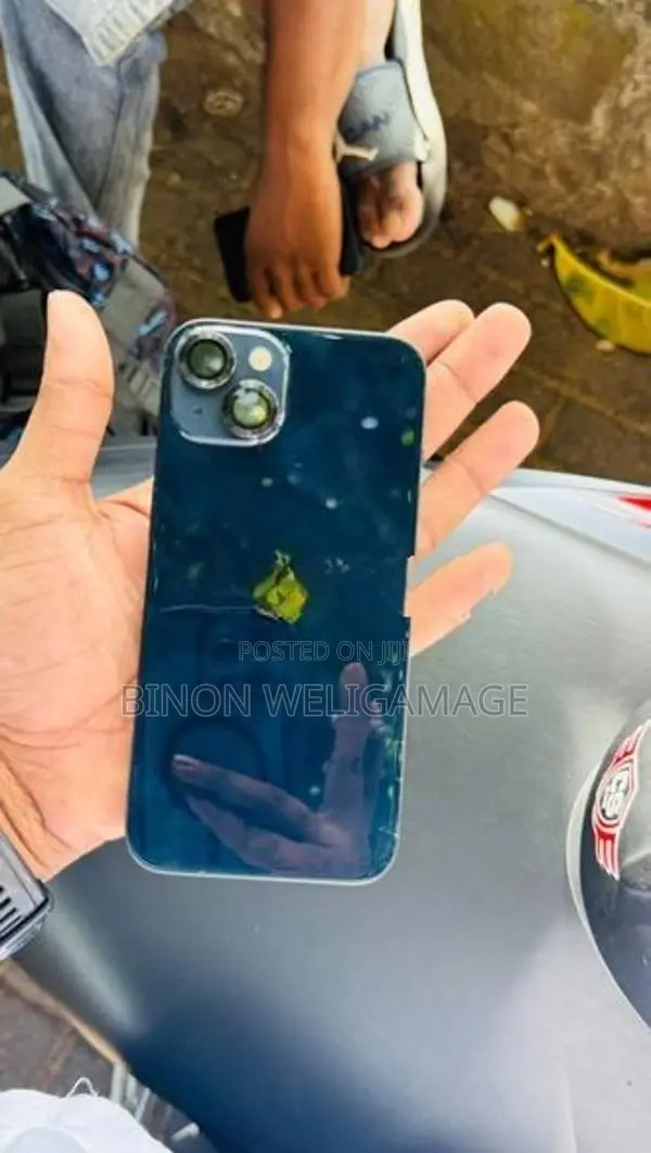 Apple iPhone 13 (Used)