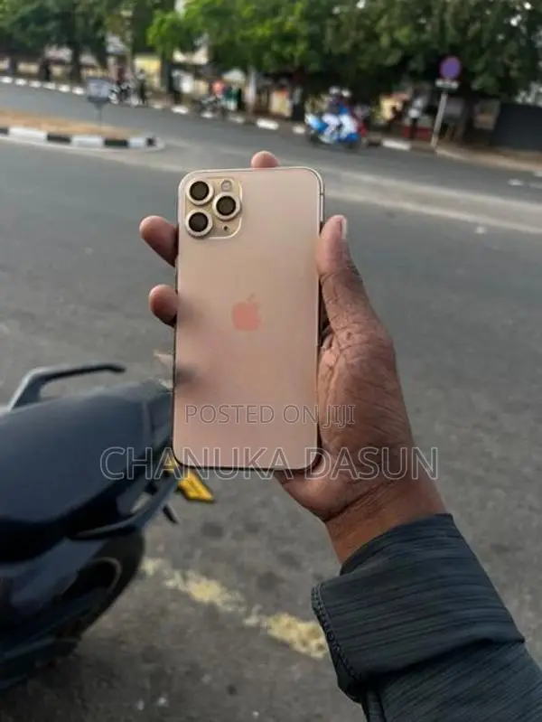 Apple iPhone 11 Pro 256GB (Used)