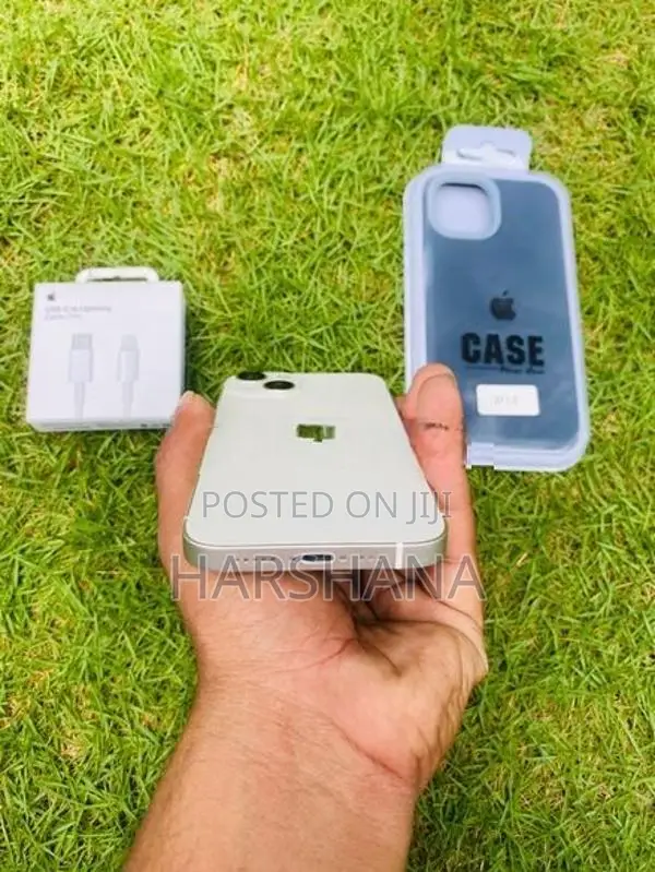 Apple iPhone 13 (Used)