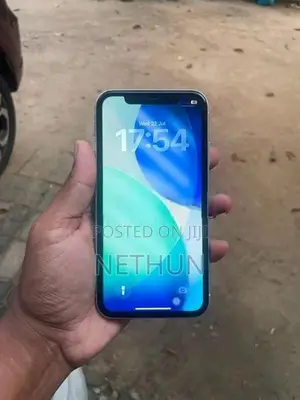 Apple iPhone 11 64GB (Used)