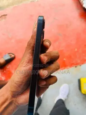 Apple iPhone 13 (Used)