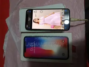 Apple iPhone XS (Used)