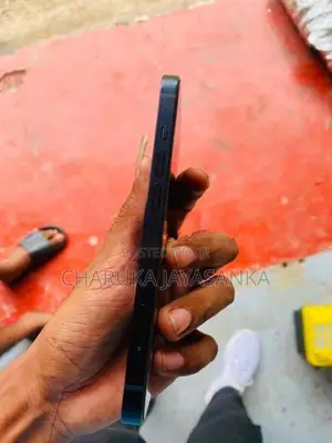 Apple iPhone 13 (Used)
