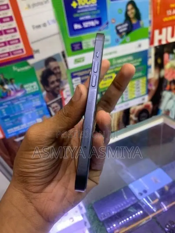 Apple iPhone 13 (Used)