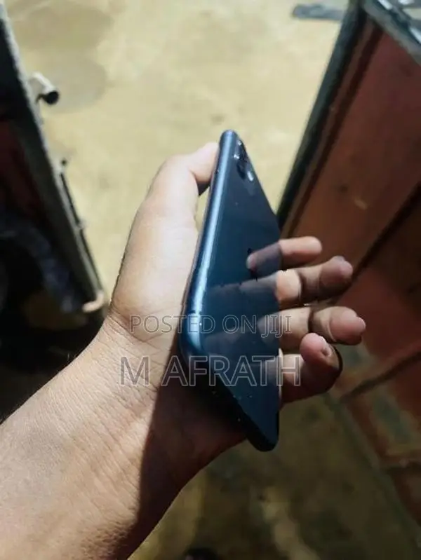 Apple iPhone 11 (Used)