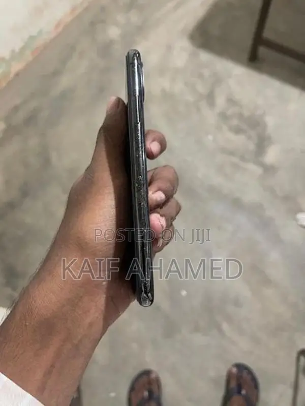 Apple iPhone X (Used)