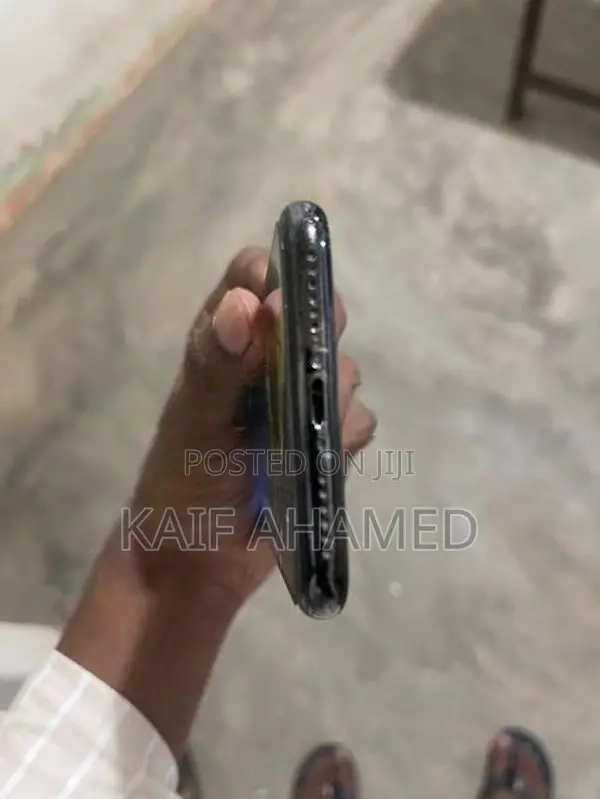 Apple iPhone X (Used)